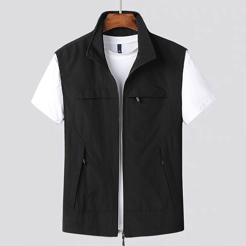 Casual heren vest zonder mouw, met handige opbergzakken, uitermate geschikt voor zomerse dagen en lichte trips.