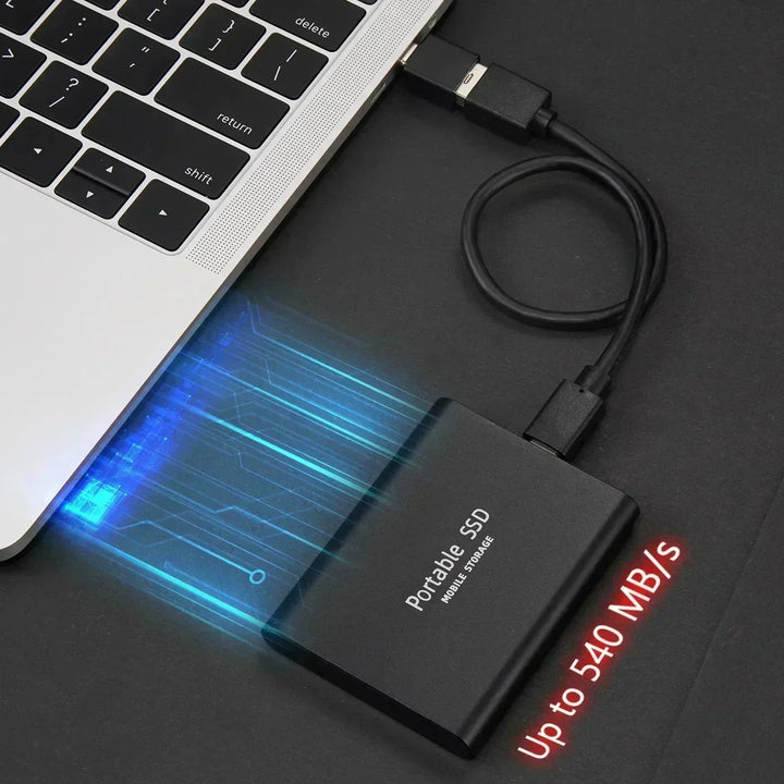 "FusionElite 2TB externe SSD, snel en schokbestendig, zilverkleurig, geschikt voor laptops en pc's"
