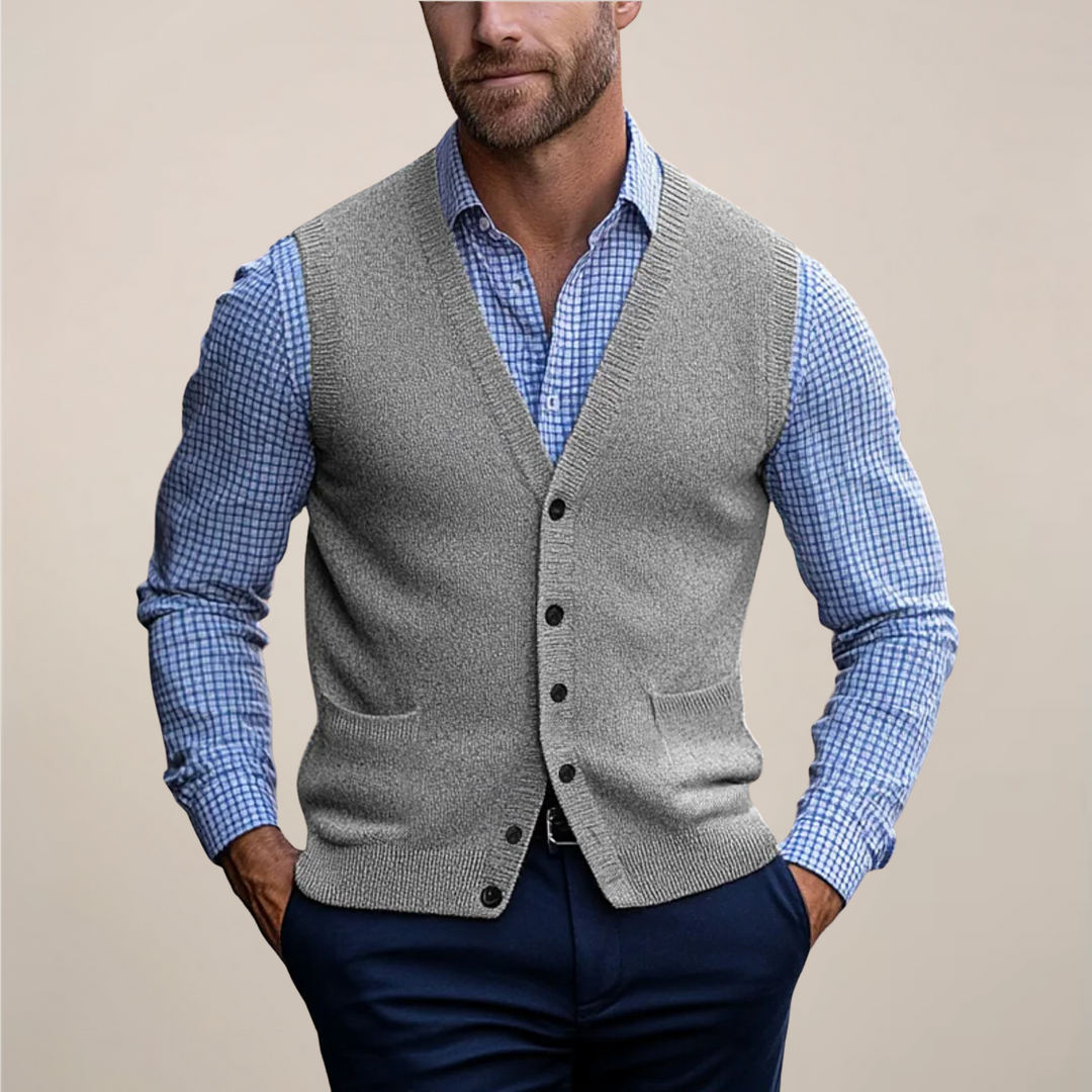 Modern gebreid heren gilet met V-hals, getailleerd model. Perfect als laagje voor een complete look.