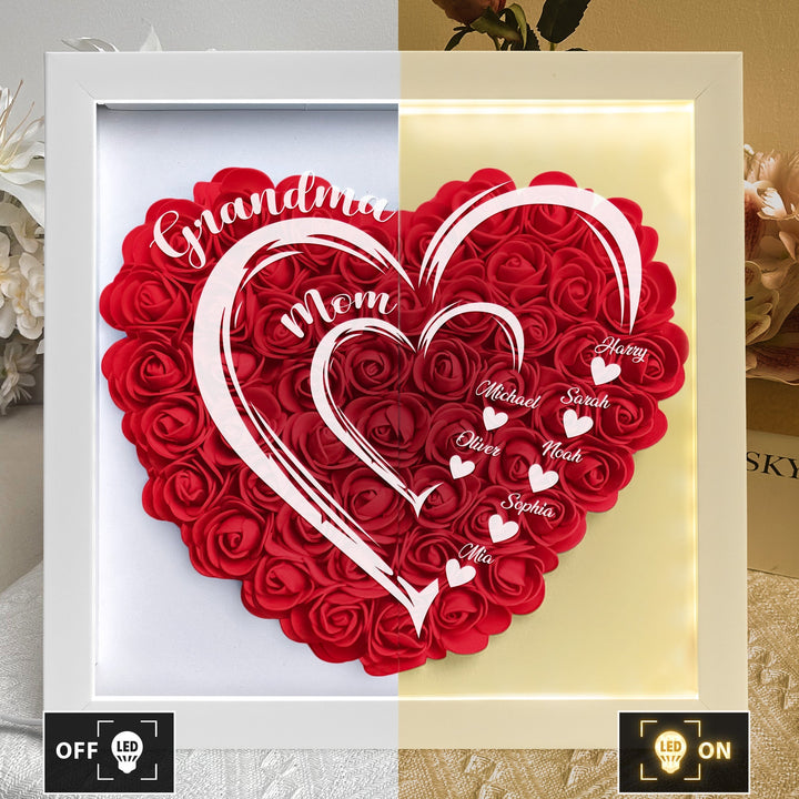 Elegant gepersonaliseerd bloemen decoratie licht met namen, ideaal als herinnering of cadeau voor Moederdag.