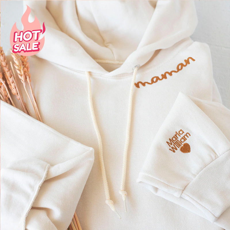 Gepersonaliseerd wit 'MOM' T-shirt voor dames, perfect Moederdag geschenk, comfortabel en casual.