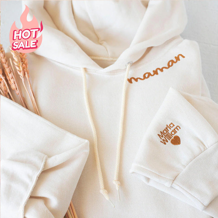 Gepersonaliseerd wit 'MOM' T-shirt voor dames, perfect Moederdag geschenk, comfortabel en casual.