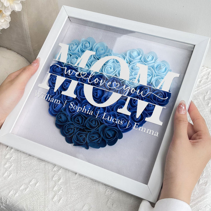 Exclusief Moederdag cadeau: handgemaakte BlossomHeart shadowbox, gepersonaliseerd met familiedetails.