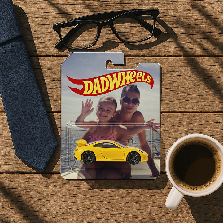Verjaardagscadeau: gepersonaliseerde doos met foto voor speelgoedauto, origineel en uniek.