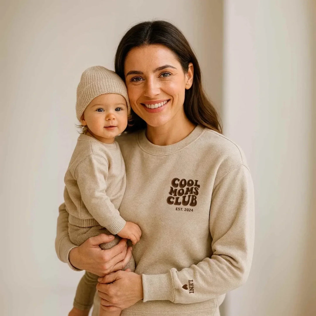 Gepersonaliseerde dames hoodie, sweatshirt of T-shirt als uniek Moederdag cadeau voor mama.