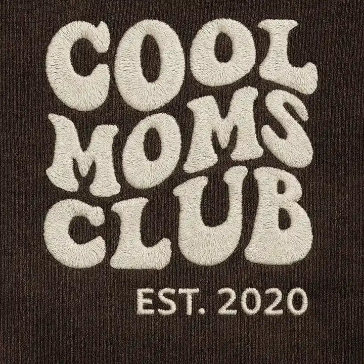 Mooi gepersonaliseerd dames sweatshirt met naam of datum, een dierbaar Moederdag cadeau.