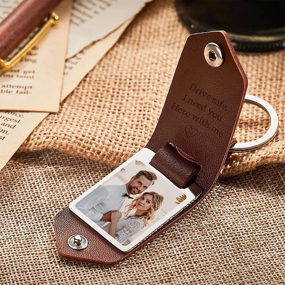 Gepersonaliseerde lederen sleutelhanger voor koppels, perfect romantisch Valentijnsdag cadeau.