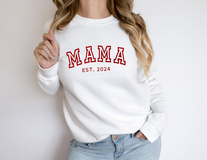 Unieke sweater met geborduurde familenamen, een liefdevol cadeau.