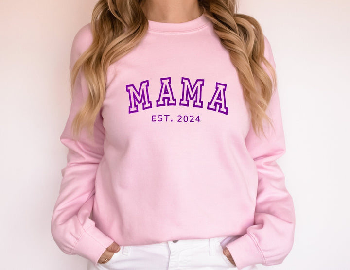 Personaliseerbare hoodie met 'Mama' en familenamen, uniek cadeau.
