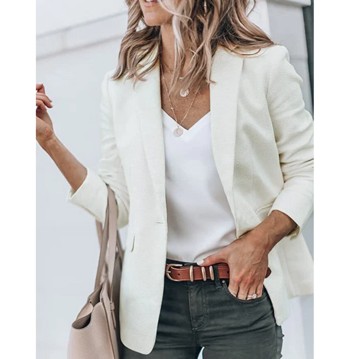Getailleerde dames blazer, elegant en veelzijdig. Perfect voor zakelijk en casual chic.