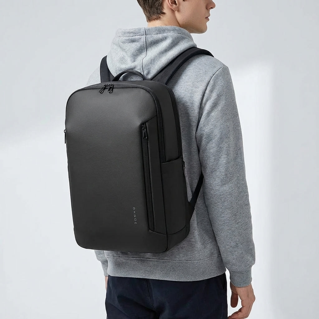Blauwe multifunctionele laptoprugzak Transitex met ruime vakken, perfect voor school, pendelen en duurzaam reizen.