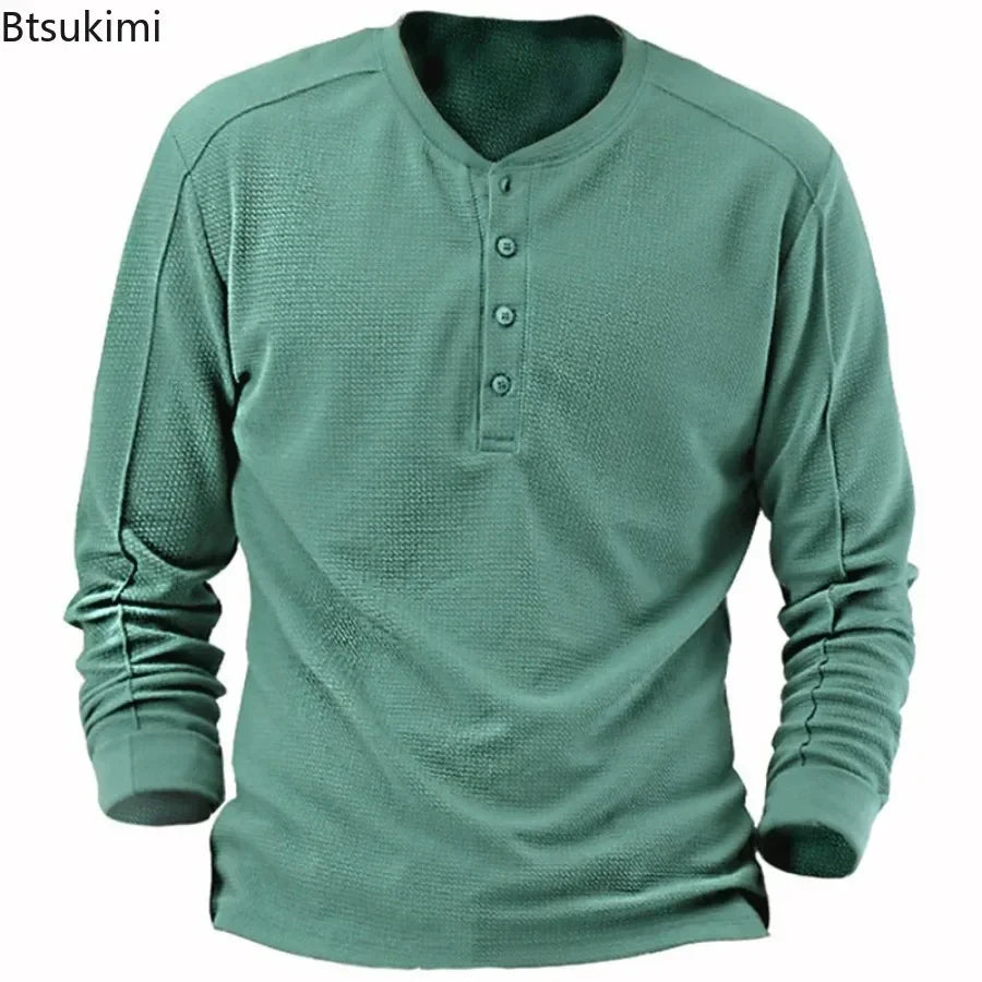 Heren sweatshirt met knoopsluiting en lange mouwen in kaki. Comfortabele, veelzijdige trui voor elke dag.