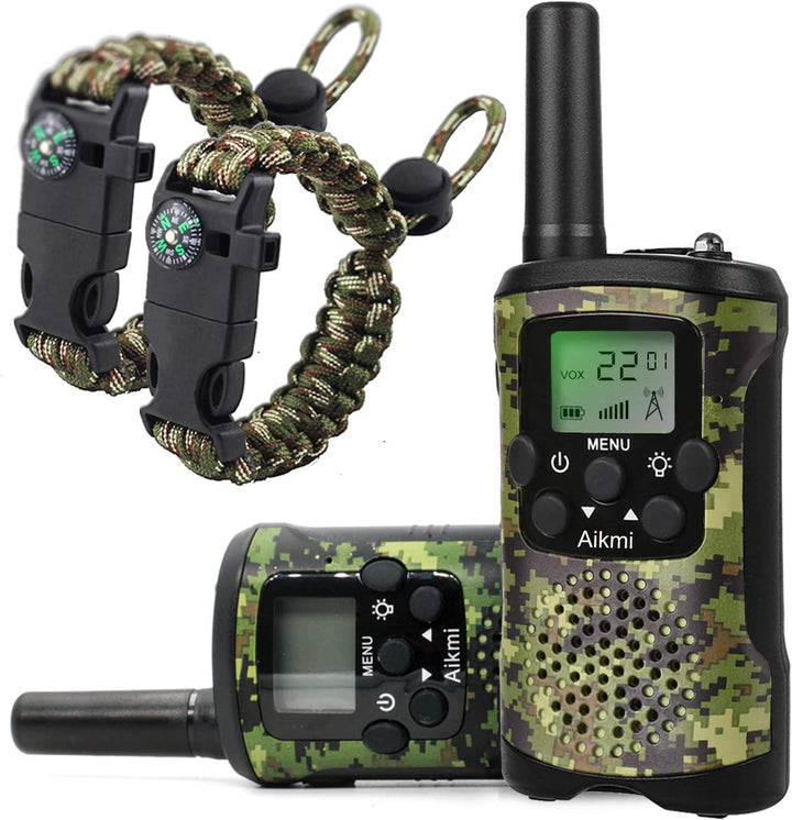 "Groene camo walkie talkies voor kinderen, 22 kanalen, 5 km bereik, ideaal voor avontuurlijke spelletjes buiten."