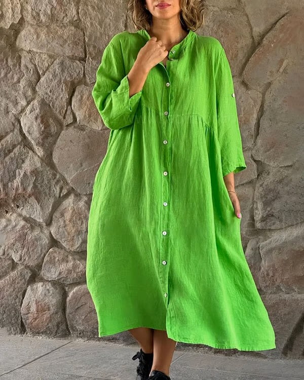 Groene dames midi zomerjurk met 3/4 mouw en knoopjes; luchtig en comfortabel voor een flatterende casual look.