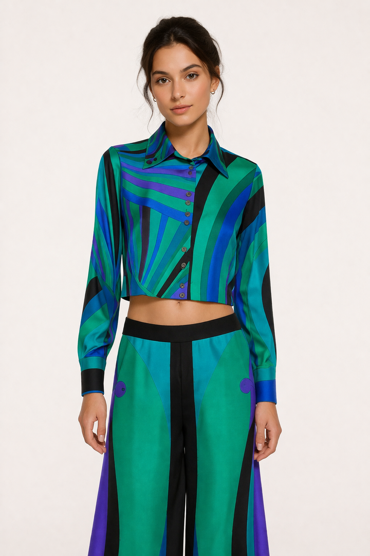Modieuze tweedelige dames set met unieke elegante print; groene top en wijde broek voor diverse gelegenheden.