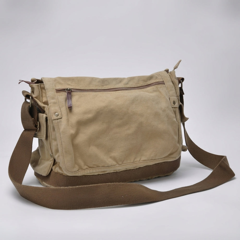Ruime CarryForge messenger tas in vintage groen, ideaal als laptoptas of praktische schoudertas.