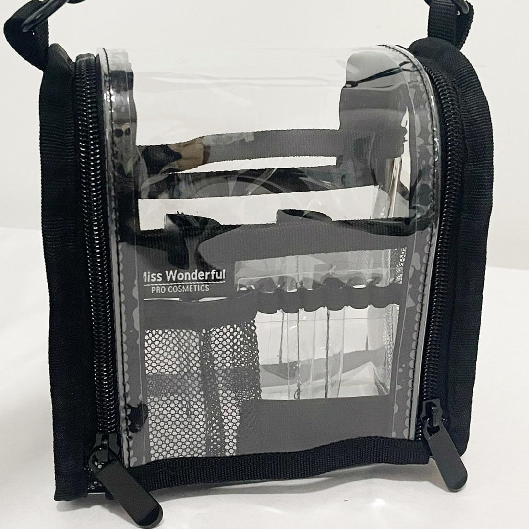 Waterdichte transparante PVC make-up tas, ideaal voor veilige opslag van beautyproducten onderweg.