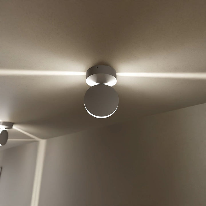 Feestelijke 360° LED projector spotlight zorgt voor levendige lichteffecten, perfect als feestverlichting.