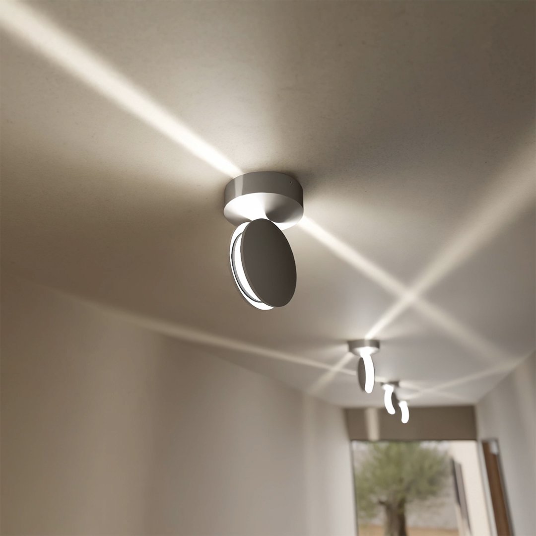 Dynamische HaloGlow LED projector met kleurrijke lichteffecten voor levendige sfeerverlichting in huis.
