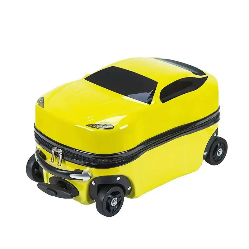 Compacte handbagage autokoffer voor kindervakanties. Stevige harde reiskoffer met speels auto 3D ontwerp.