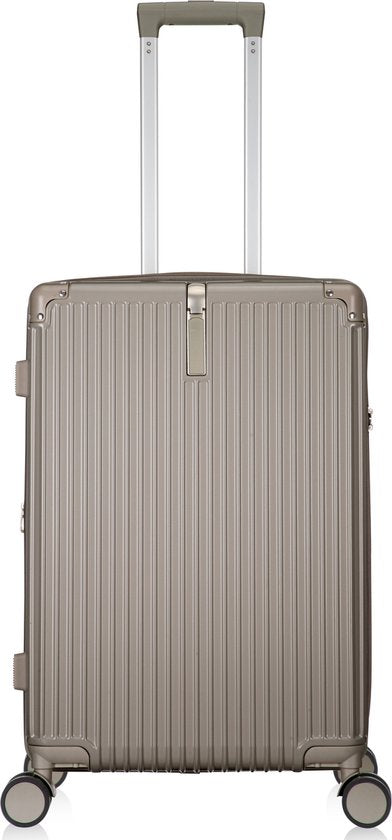 Zwarte Mykonos hardshell bagage, klaar voor vertrek, toont USB-poort en bekerhouder.
