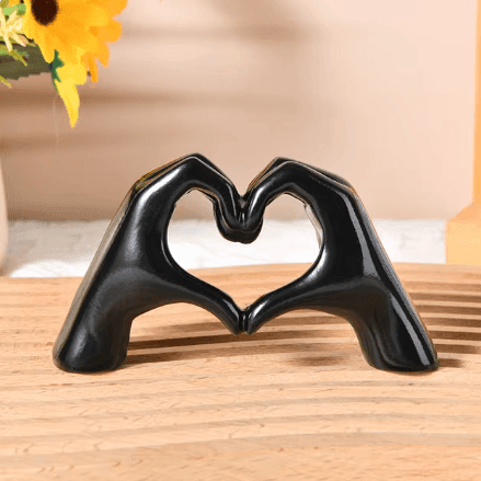 Tijdloos handgemaakt woonaccent: liefde hart kunstwerk voor elke kamer.
