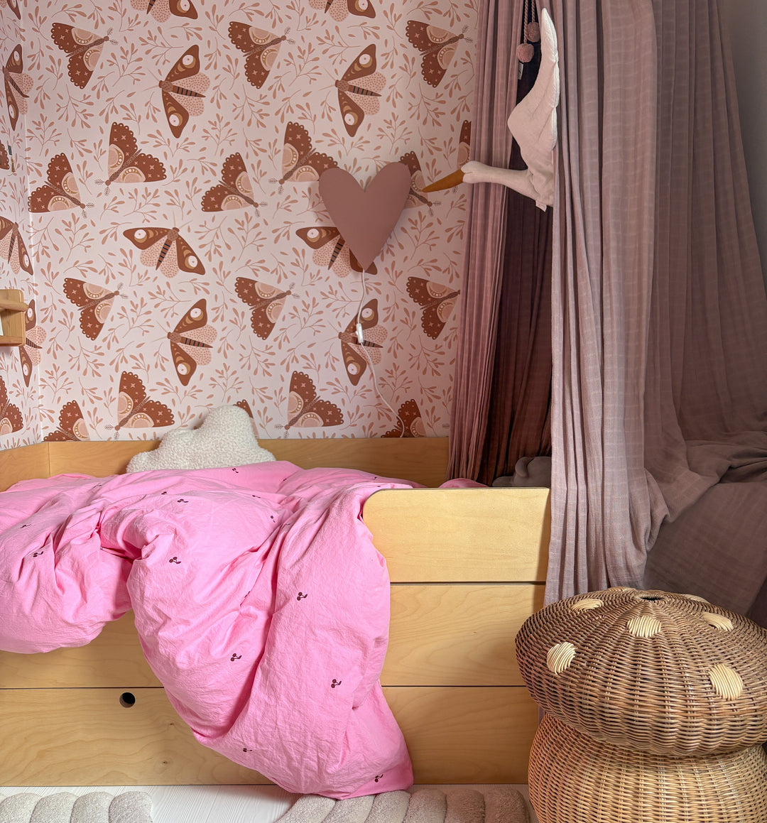 "Hartvormige houten wandlamp terra roze, ideaal voor kinderkamers, MDF materiaal, 27,5x31 cm, trendy en charmant design."