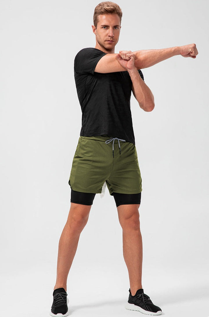 Heren 2-in-1 performance sportshort, comfortabel en functioneel voor training en hardlopen.