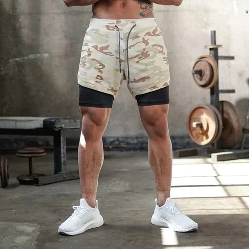 Duurzame heren 2-in-1 sportshort, vochtafvoerend, ideaal voor fitness en zomerse trainingen.
