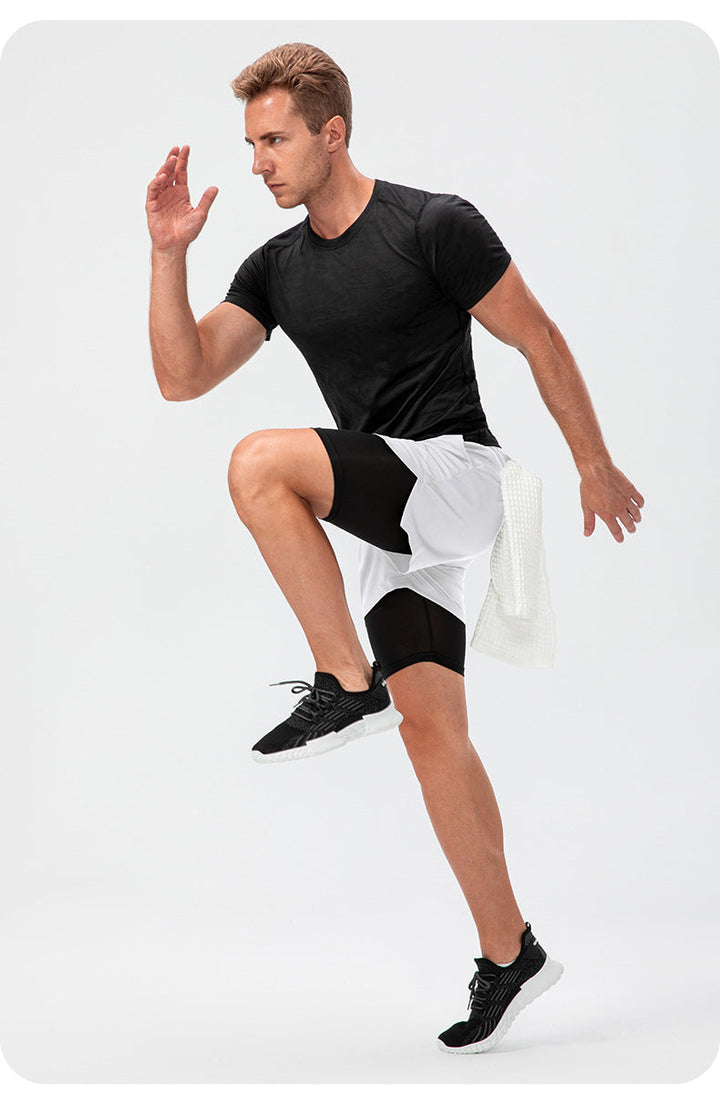 Ademende heren 2-in-1 sportshort, perfect voor fitness, zomer en actieve lifestyle.