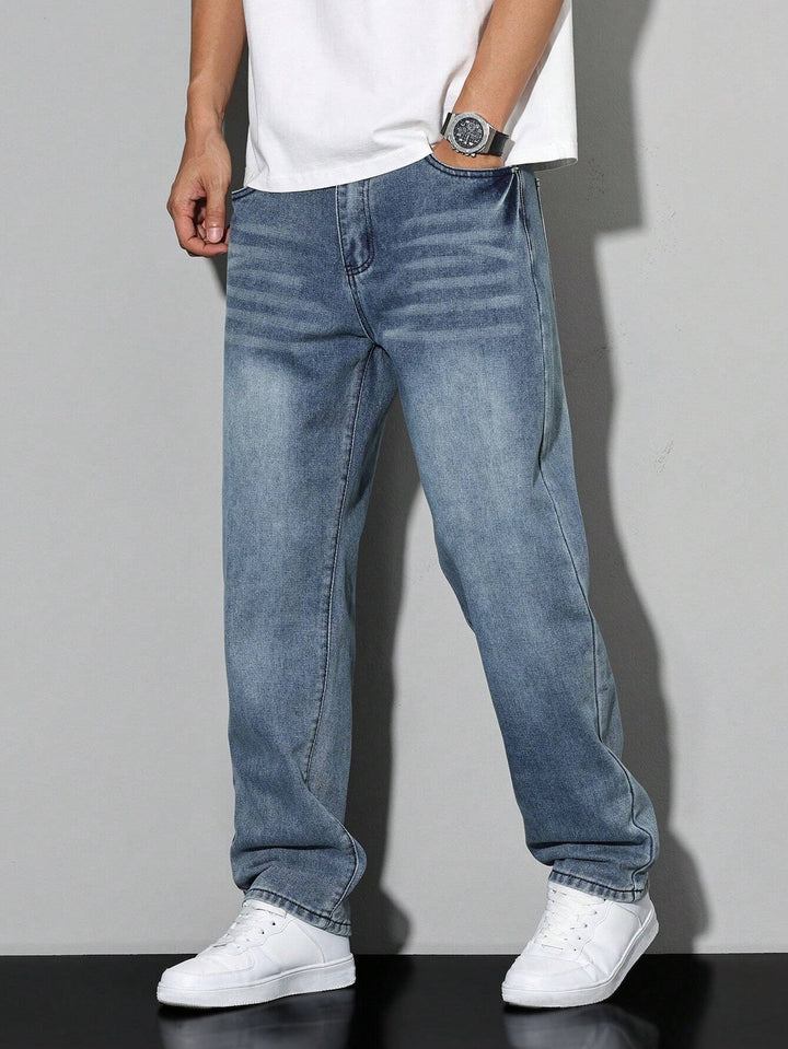 Baggy jeans heren: comfortabele vrijetijdsbroek met wijde pijpen en een relaxte, moderne pasvorm.