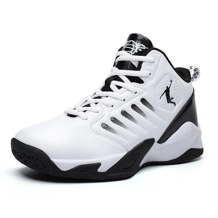 Duurzame heren sportschoenen met antislip grip, ontworpen voor comfort en stabiliteit bij basketbal.