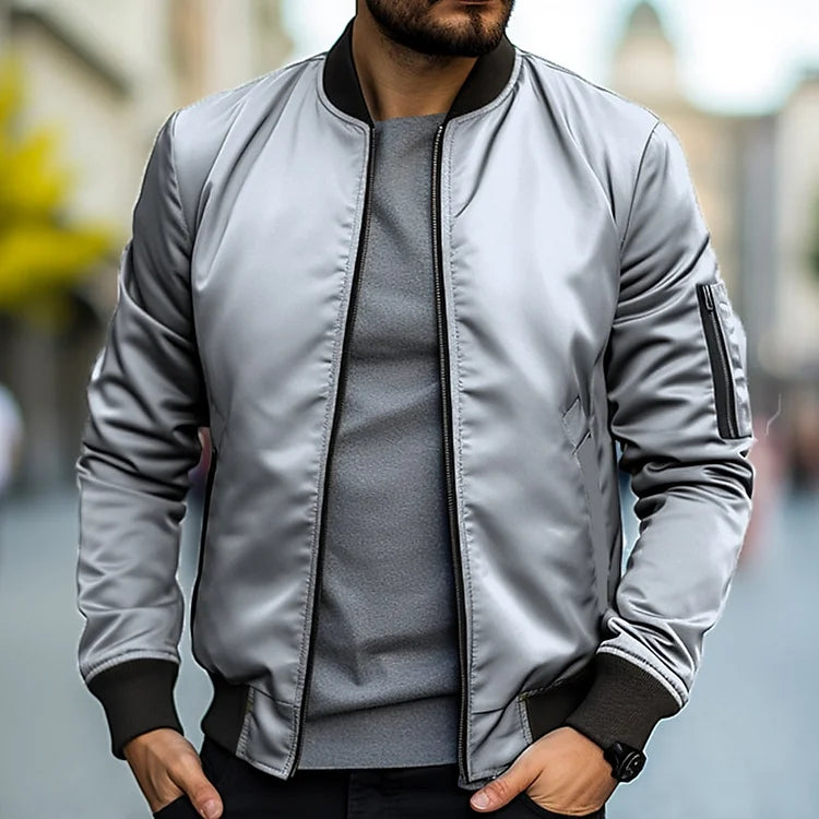 Veelzijdig heren bomberjack, perfect als casual jas voor voorjaar en najaar. Trendy pilotenstijl.
