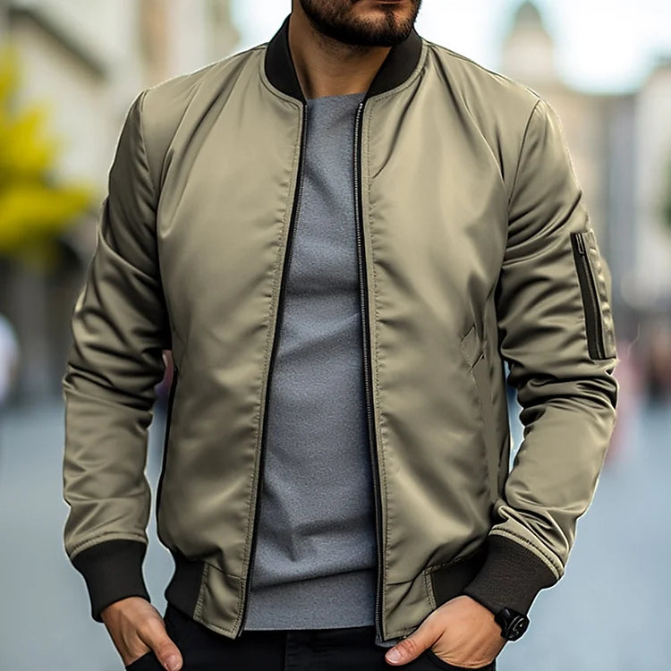 Modern heren bomberjack met klassieke pilotenstijl, comfortabel en trendy. Geschikt als casual jas.