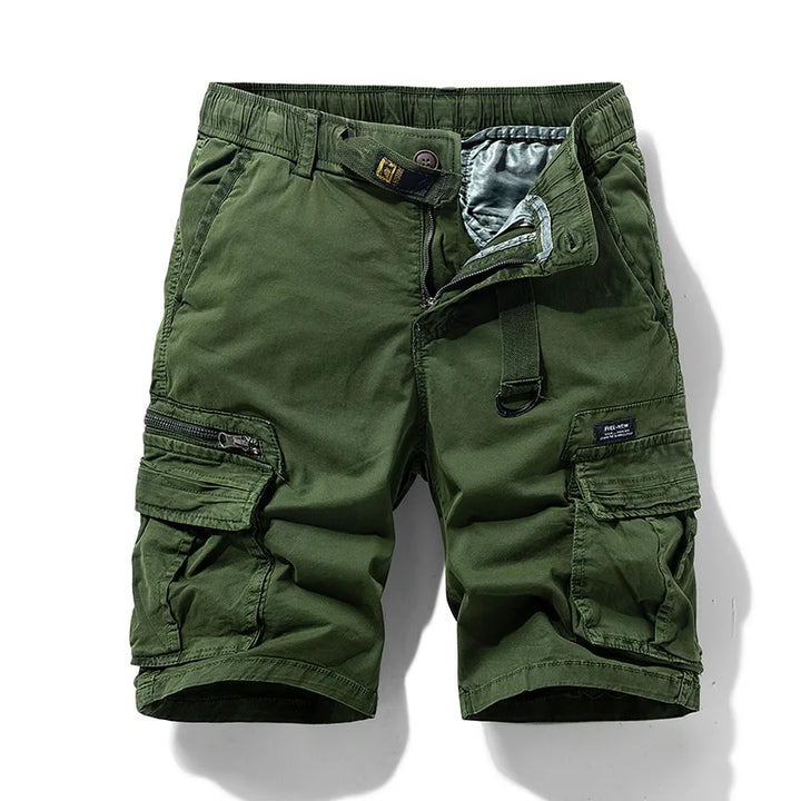 Netjes gevouwen khaki camouflage cargoshorts voor heren, met stevige stof. Ideale zomerbroek voor praktische casual looks.