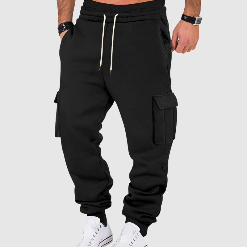 Heren cargo joggingbroek met trekkoord, taps toelopende pijpen, ideaal voor casual en streetwear.