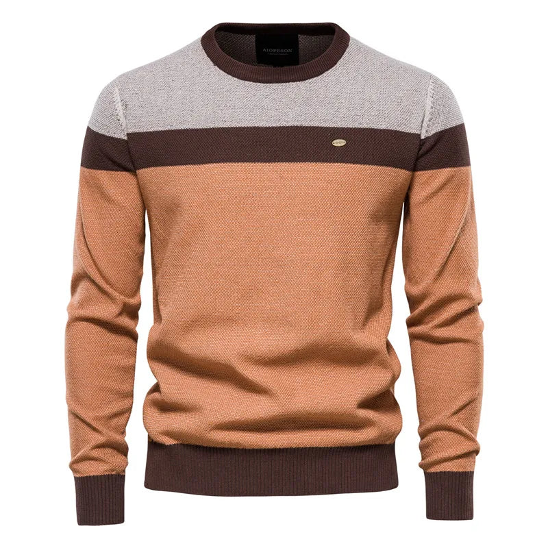 Stijlvolle slim fit herentrui met ronde hals en moderne kleurblokken. Perfect voor comfortabele casual outfits.