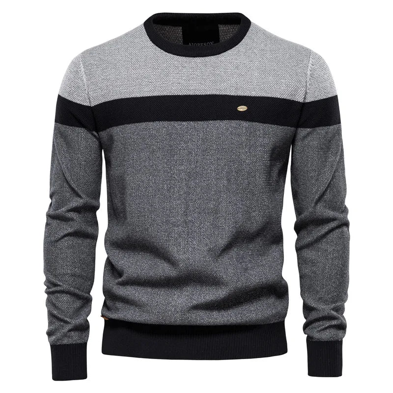 Comfortabele casual heren trui met ronde hals en kleurblokken, perfect voor najaars- en wintermode.
