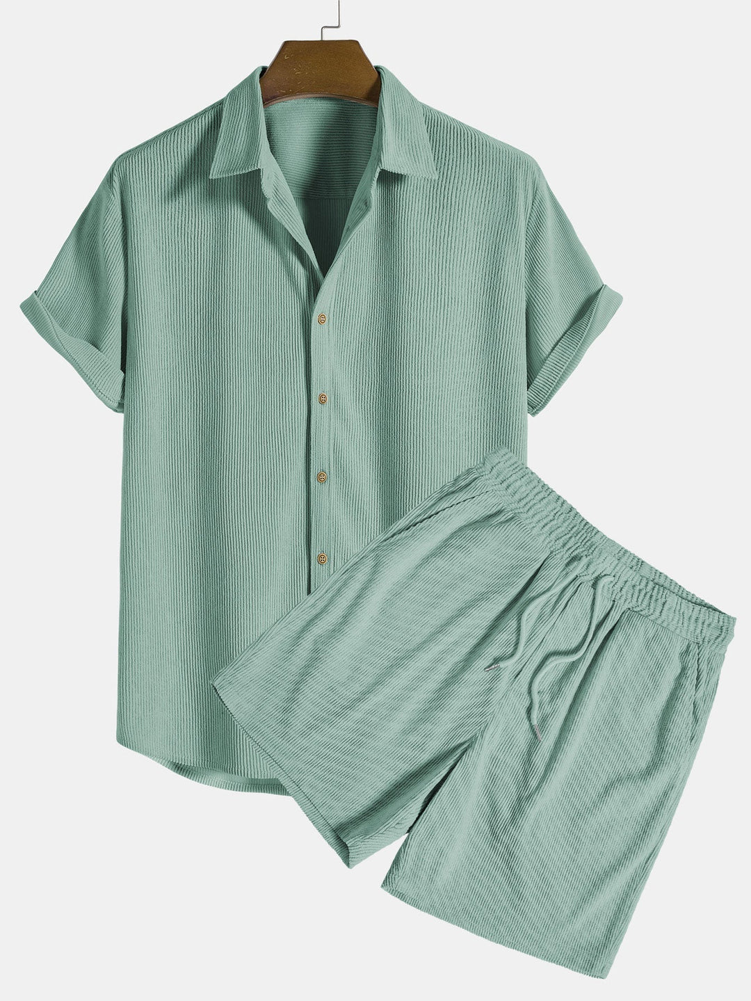 Man draagt complete casual heren tweedelige corduroy set, stijlvol en comfortabel voor de zomer.