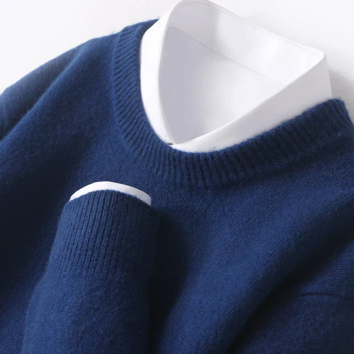 Warme crewneck sweater voor heren, grijs mêlee, ideaal voor koude herfst- en winterdagen.