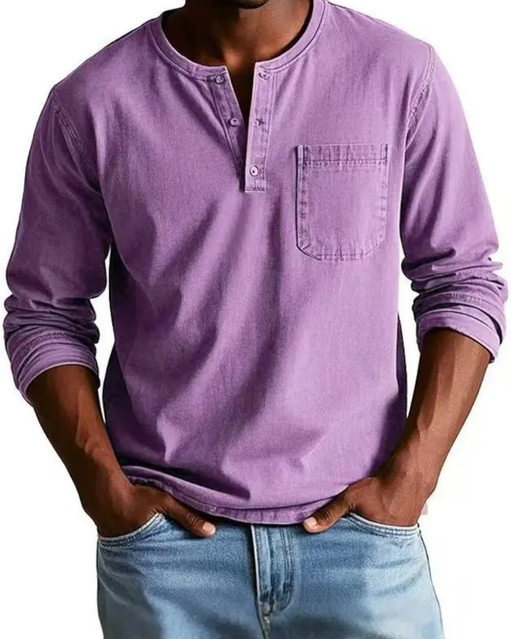 Stijlvol heren shirt met denim look en Henley kraag, een essentieel item voor moderne herenmode.