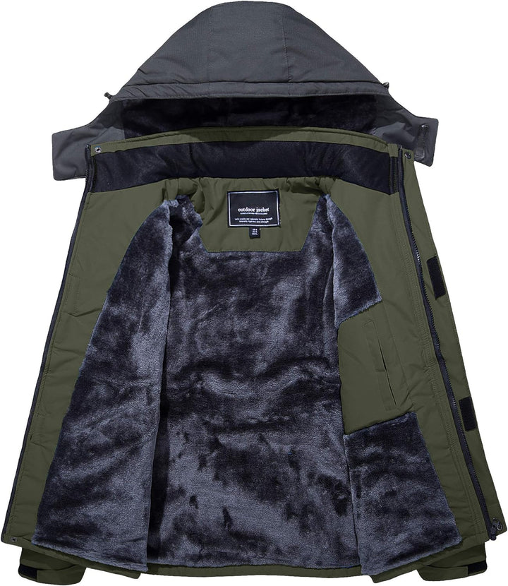Donkere, dik gevoerde winterjas voor heren, tijdloos design en superieur warmtebehoud, een must-have.