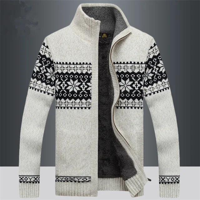 Casual heren vest van fleece met uniek winterpatroon en hoge kraag. Perfect voor herfst en koude dagen.