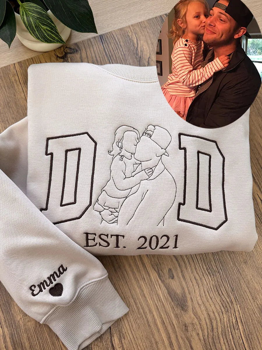Comfortabele heren hoodie met gepersonaliseerd foto borduurwerk. Perfecte herinnering of cadeau voor Vaderdag.