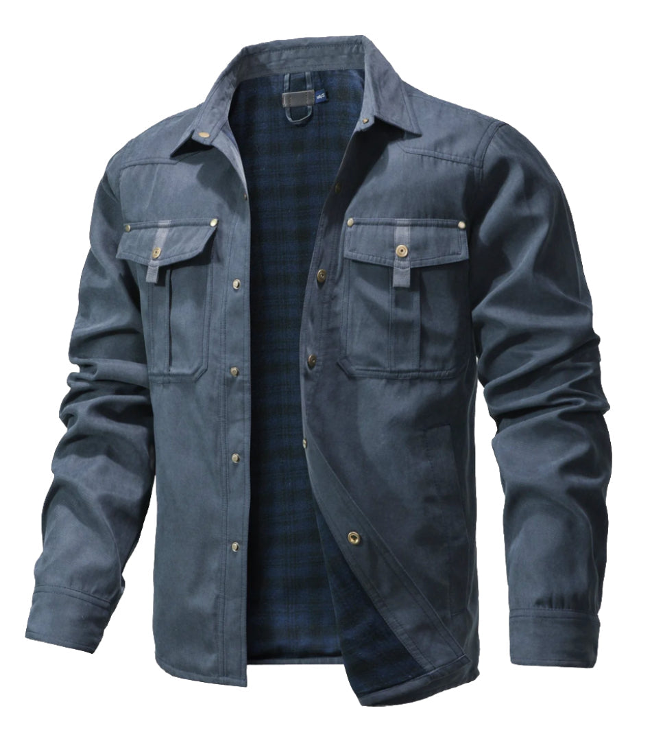 Trendy herenjack met ruitpatroon en functionele borstzakken, ideaal voor herfst- en wintermode.