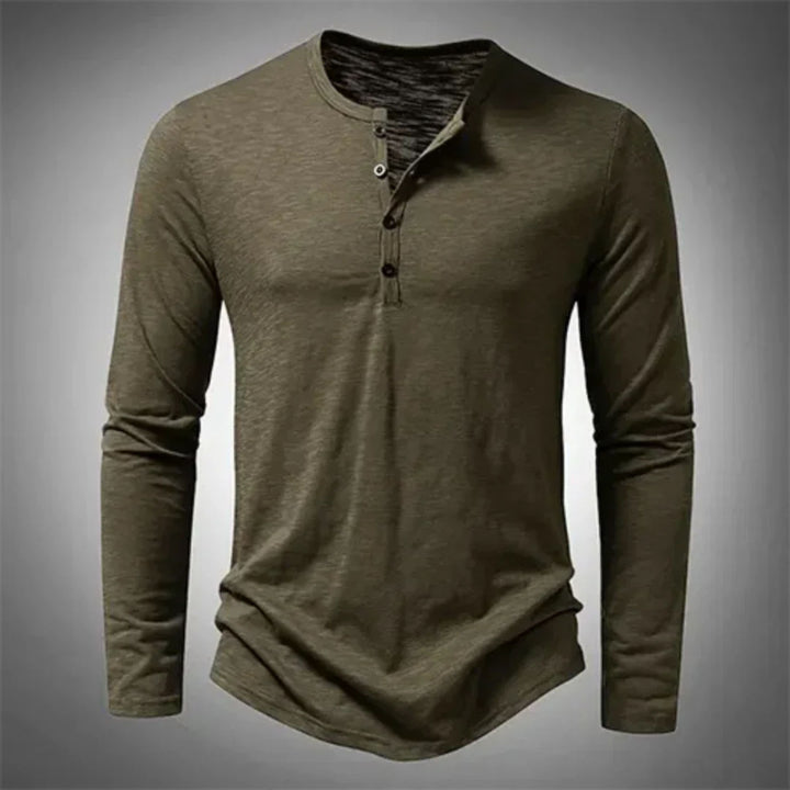 Stijlvol heren henleyshirt met lange mouw en functionele knoopsluiting, casual en modern.