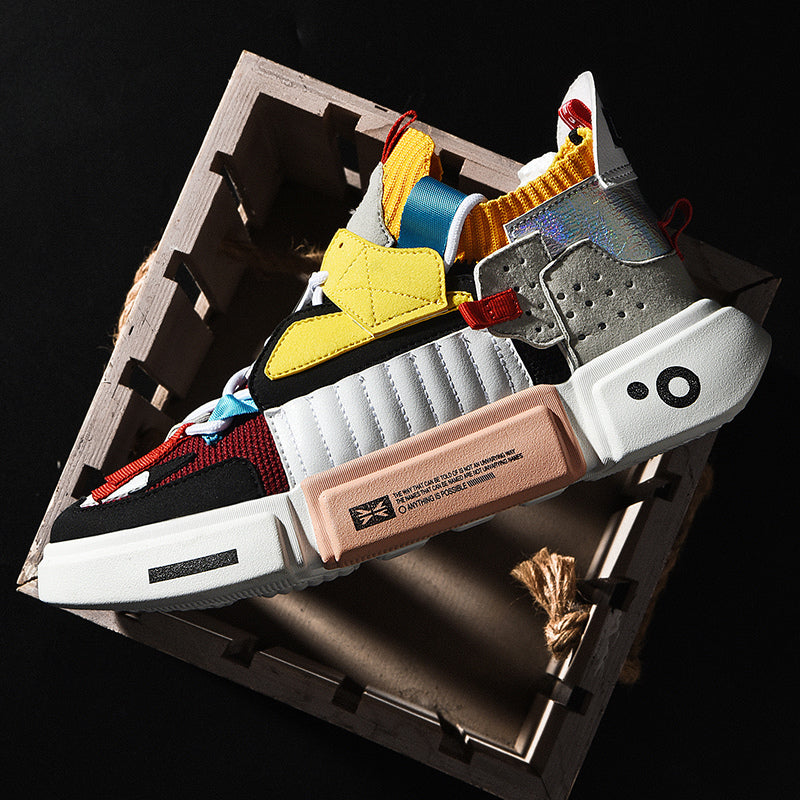 Statement sneakers voor heren: high-top design met dikke zool.