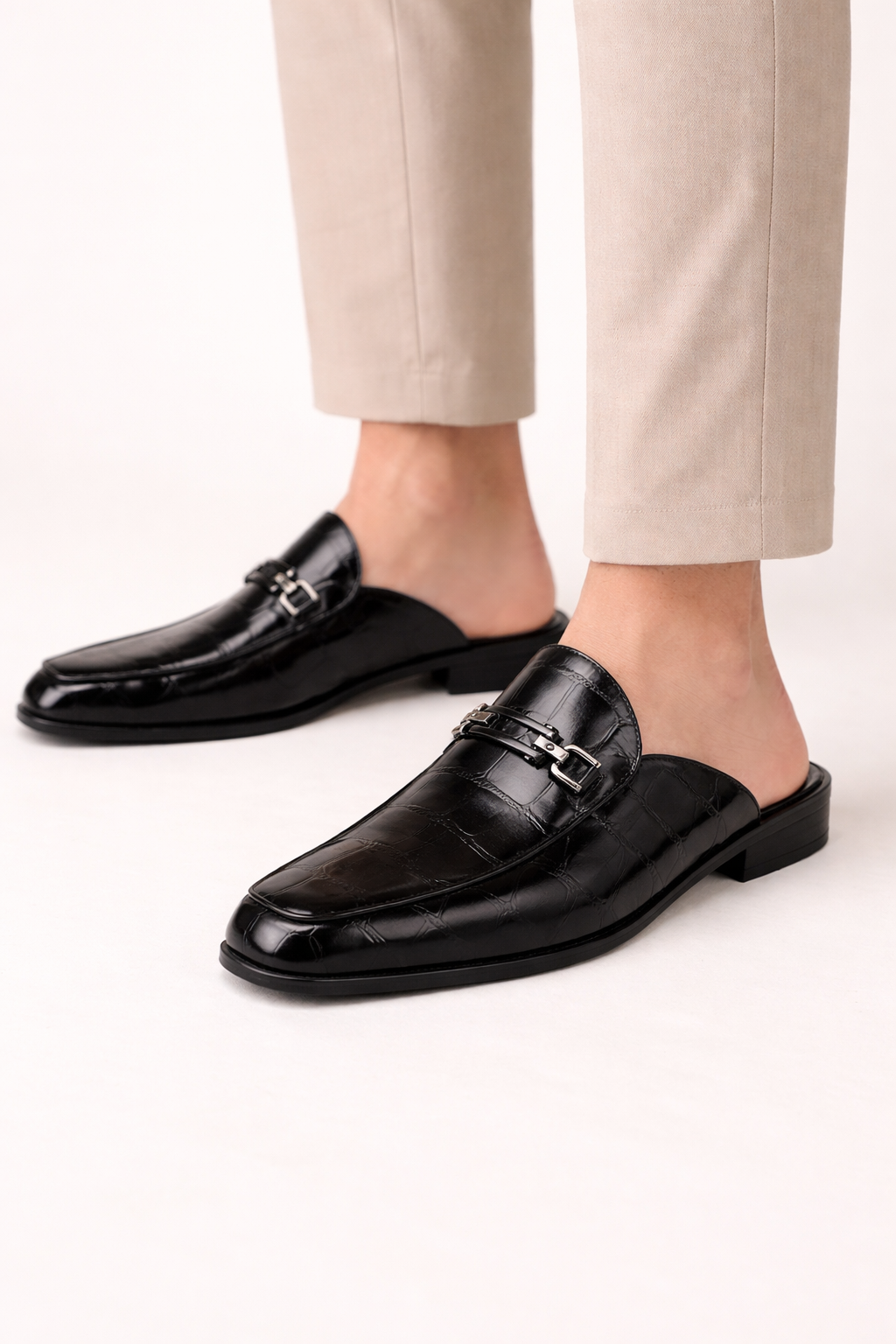 Heren instappers met hak, eigentijds design, comfortabel slip-on model voor een smart casual look.