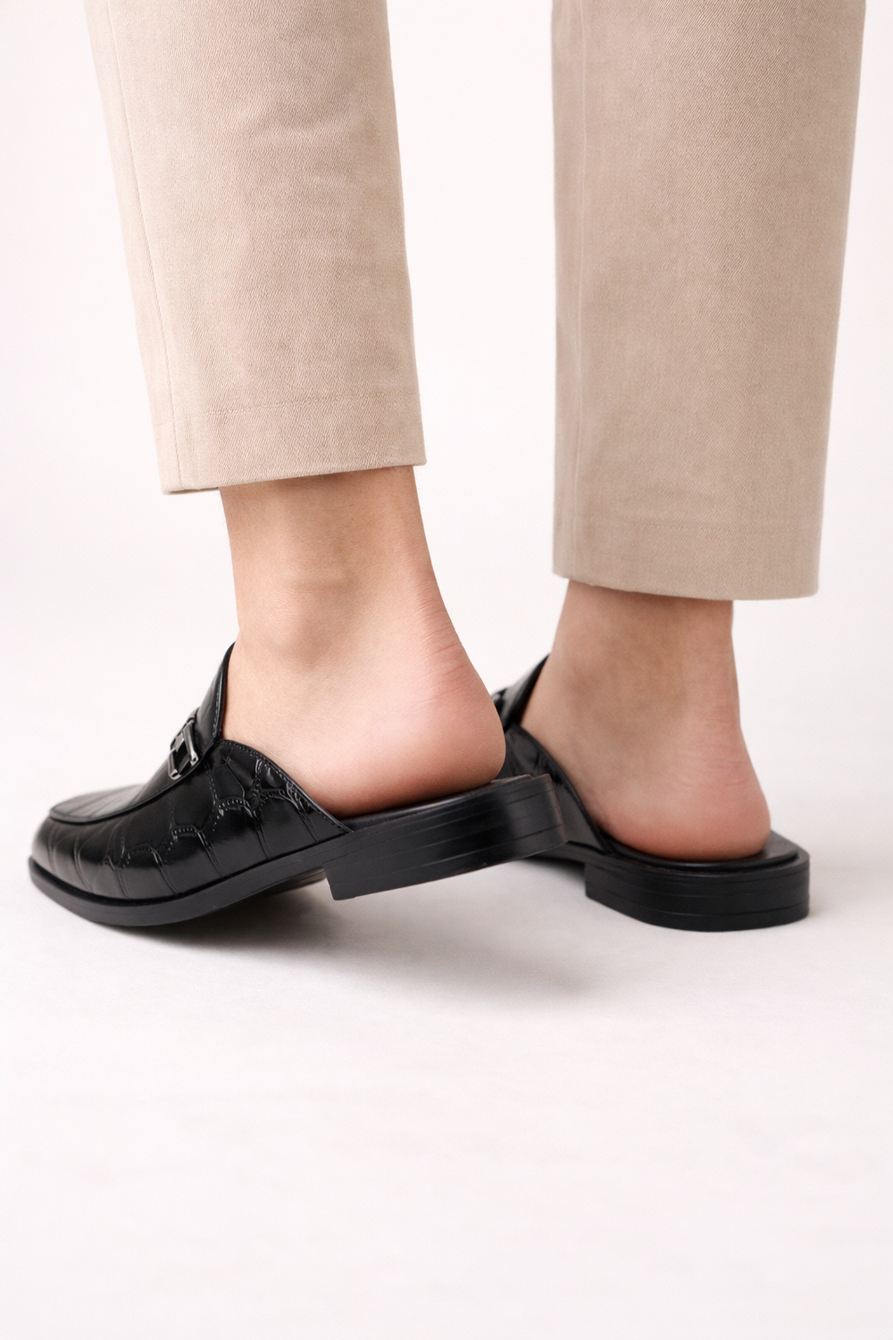 Elegante heren mocassins, comfortabele instappers met kleine hak, perfect voor zomerse smart casual outfits.