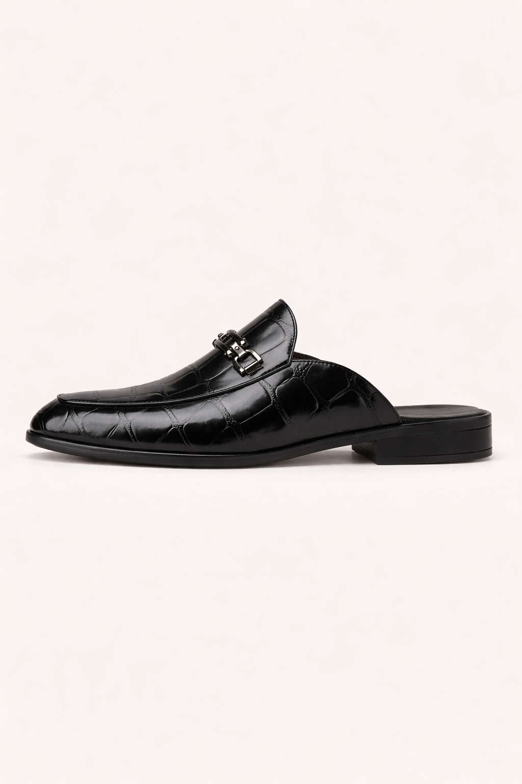 Comfortabele heren slip-on instappers met hak, ideaal als nette zomerschoenen voor dagelijks gebruik.